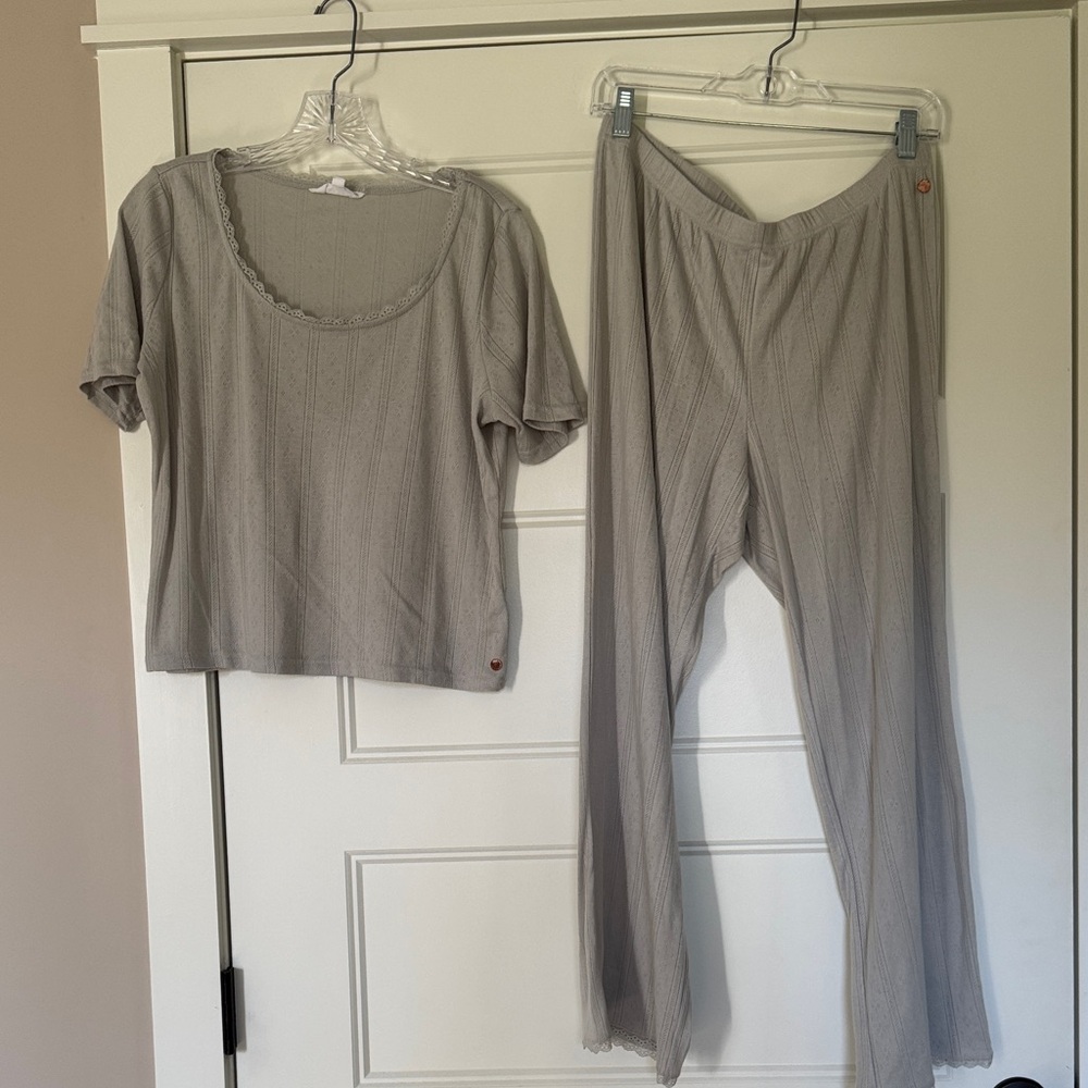 Danskin Gray Pointelle Pajama Set